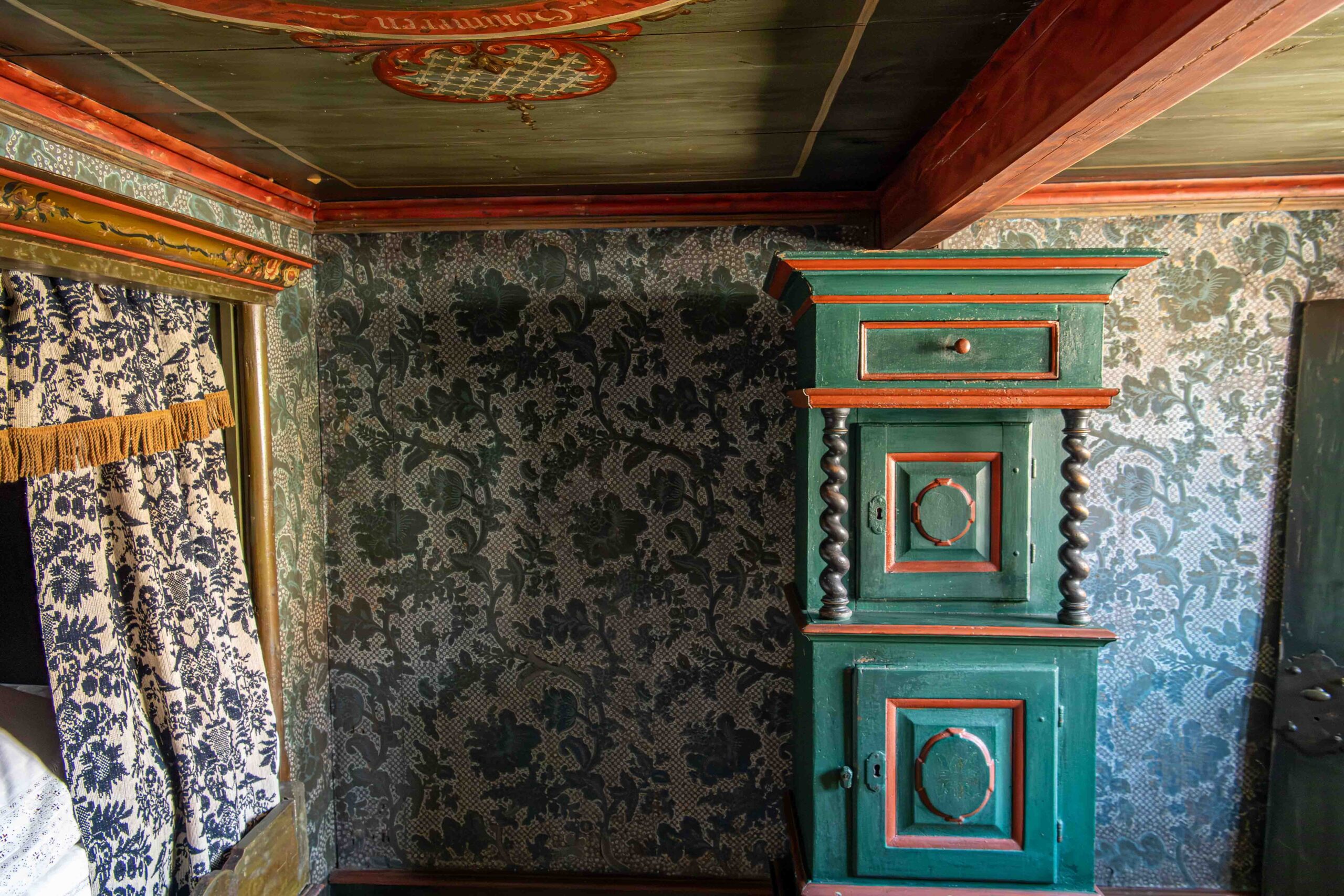 Old skipper's cabins