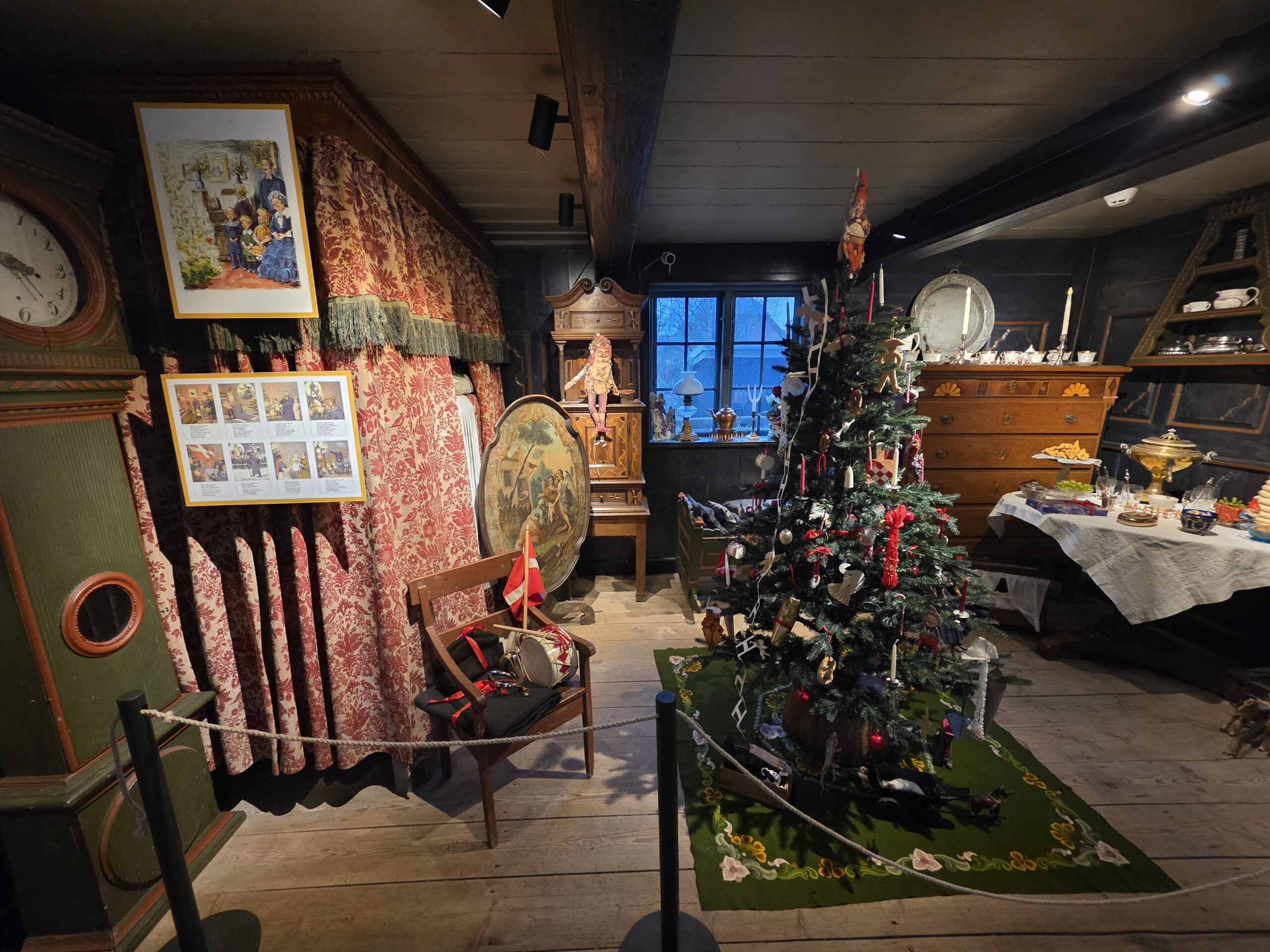 Hollandske stuer og Amager-dragter på museum